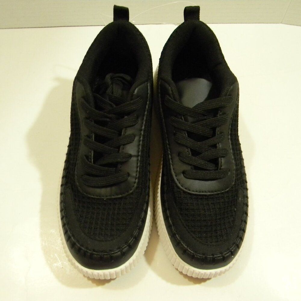 La Sheelah Black Sneakers Platform Lace-up NWOT